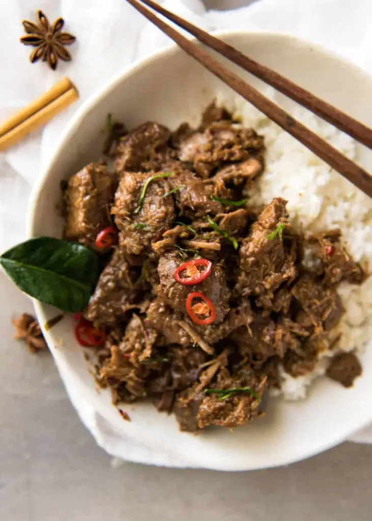 The King of all Curries, Beef Rendang is straight forward to make and has incredible deep, complex flavours. Quick recipe video provided! recipetineats.com